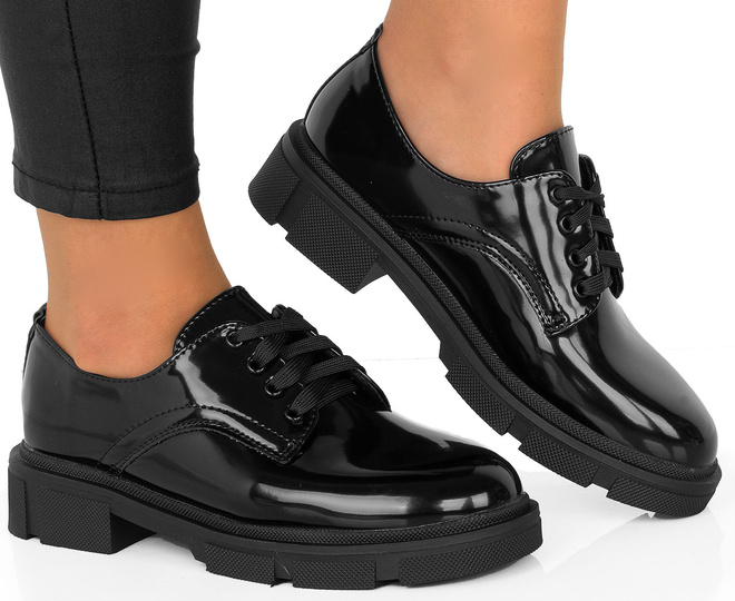 CZARNE MOKASYNY SZNUROWANE LAKIEROWANE PÓŁBUTY ROBIN 2