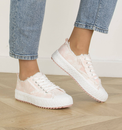 RÓŻOWE TRAMPKI NA GRUBEJ PODESZWIE PETULA