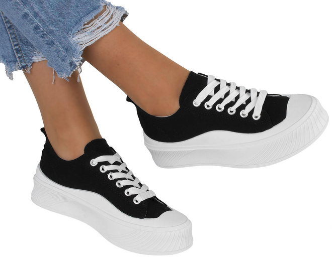 CZARNE TRAMPKI NA GRUBEJ PODESZWIE BIBI 2