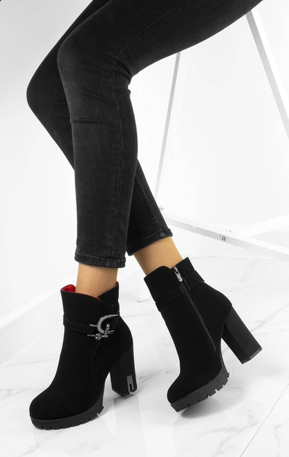 CZARNE OCIEPLANE BOTKI NA SŁUPKU JUPITER 10