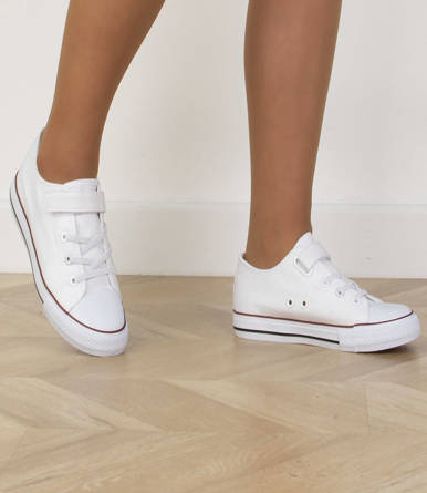 BIAŁE TRAMPKI KLASYCZNE NISKIE