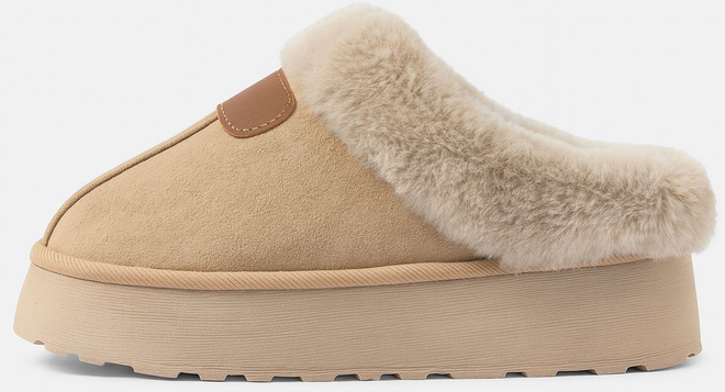 BEŻOWE KAPCIE OCIEPLANE NA GRUBEJ PODESZWIE WSUWANE CALVIRA 3