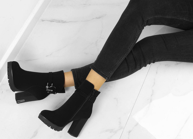 CZARNE OCIEPLANE BOTKI NA SŁUPKU JUPITER 9