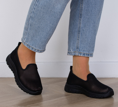 CZARNE TENISÓWKI AŻUROWE SLIP ON WSUWANE ALODIA