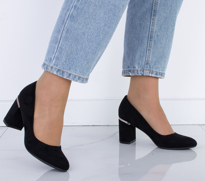 CZARNE KLASYCZNE CZÓŁENKA ZAMSZOWE NA SŁUPKU LUKA 5