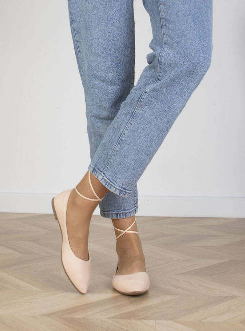 BEŻOWE KLASYCZNE BALERINKI Z WIĄZANIEM CANRA 9