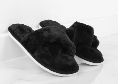 CZARNE KAPCIE KLAPKI Z FUTERKIEM