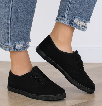 CZARNE KLASYCZNE TRAMPKI