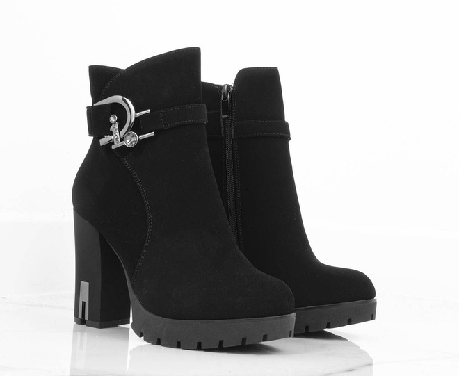 CZARNE OCIEPLANE BOTKI NA SŁUPKU JUPITER 5