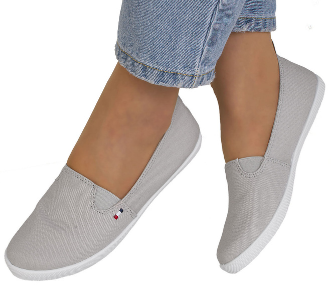 SZARE CZESZKI WSUWANE TENISÓWKI FLAGA TABI 4