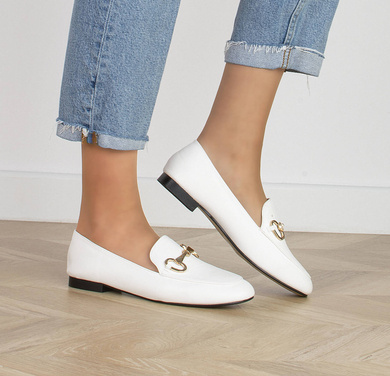 BIAŁE MOKASYNY PÓŁBUTY ŁAŃCUCH EKOSKÓRA CARA