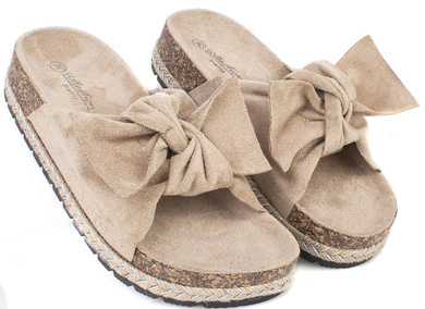 BEŻOWE KLAPKI Z KOKARDĄ NA PLATFORMIE MULES