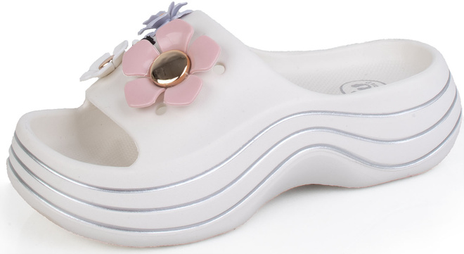 BIAŁE LEKKIE KLAPKI SANDAŁY Z OZDOBAMI MARIKA 3