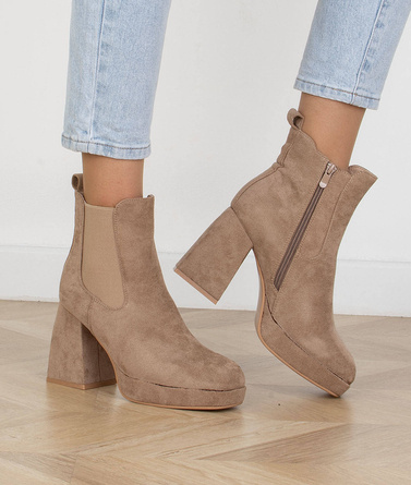 BEŻOWE BOTKI ZAMSZOWE NA SŁUPKU PLATFORMA APOLLO