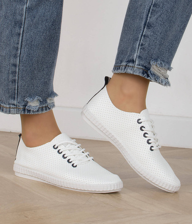 BIAŁE SKÓRZANE AŻUROWE TRAMPKI SARINE