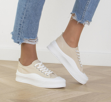 BEŻOWE TRAMPKI NA GRUBEJ PODESZWIE BIBI