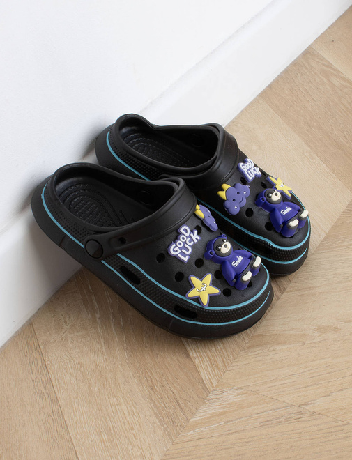 CZARNE KLAPKI DZIECIĘCE WSUWANE 
