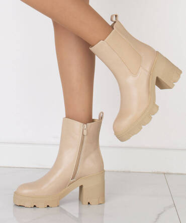 BEŻOWE BOTKI NA SŁUPKU SKÓRZANE OCIEPLANE BELINDA