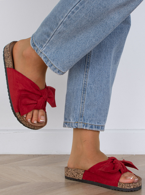 CZERWONE ZAMSZOWE KLAPKI Z KOKARDĄ ALISIA