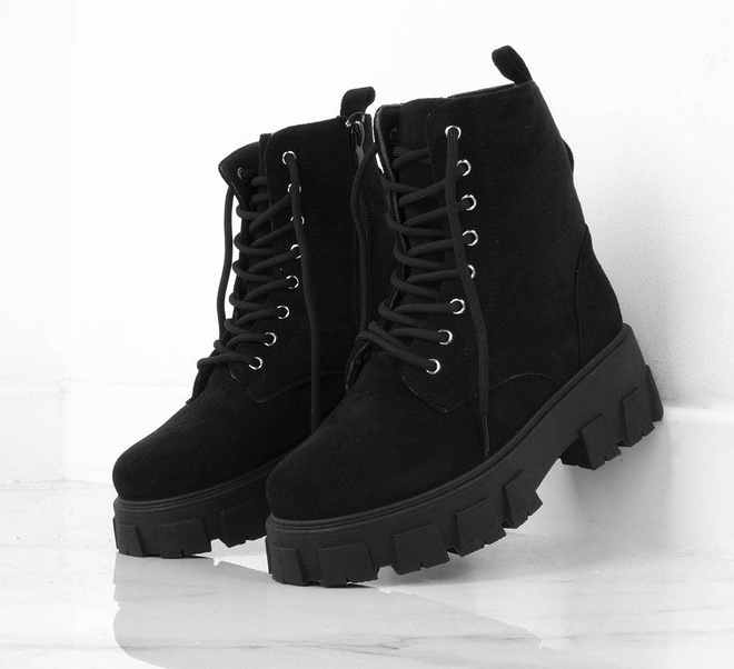 CZARNE ZAMSZOWE BOTKI TRAPERY