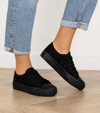 CZARNE TRAMPKI NA PLATFORMIE KLASYCZNE