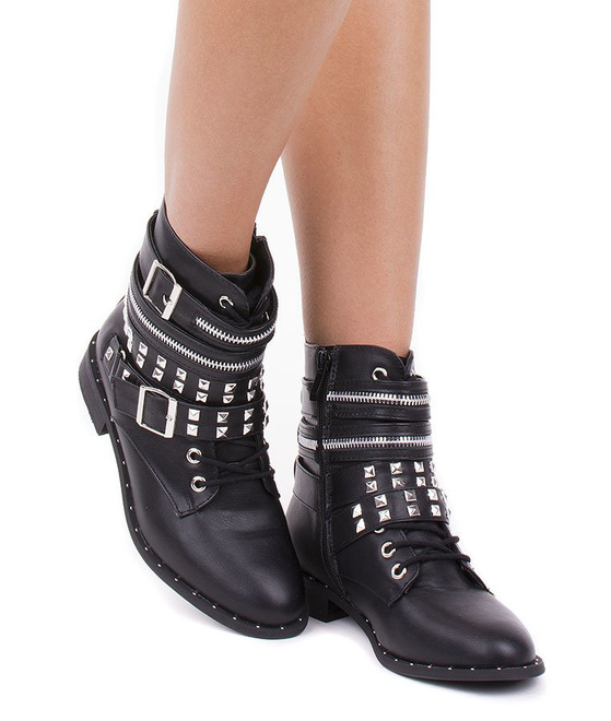 CZARNE  BOTKI  Z ĆWIEKAMI BRITANY 3