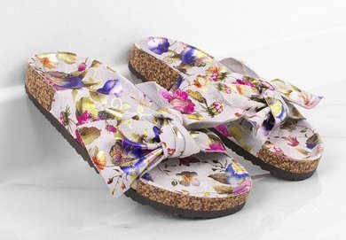 ZAMSZOWE KLAPKI Z KOKARDĄ KWIATY CELIA