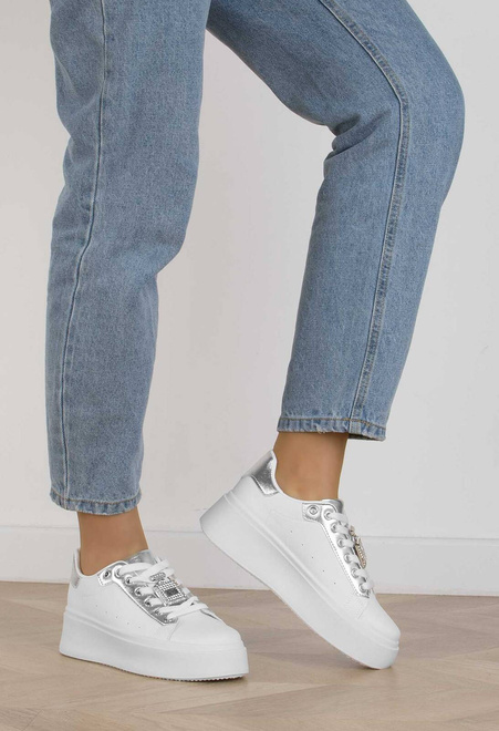 BIAŁE SNEAKERSY SKÓRZANE NA PLATFORMIE DAIZY