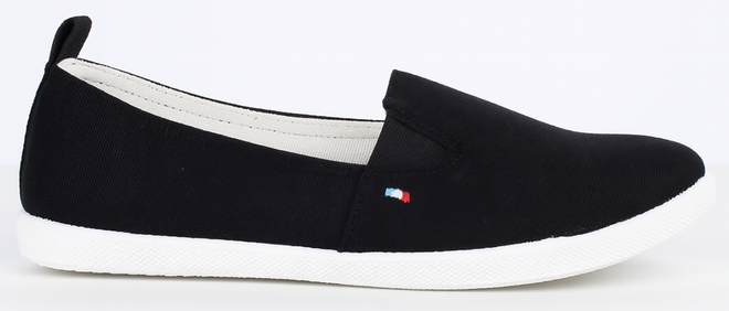 CZARNE TENISÓWKI CZESZKI WSUWANE FLAGA 1