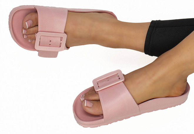 RÓŻOWE KLAPKI Z KLAMRĄ PROFILOWANE URIEL 2