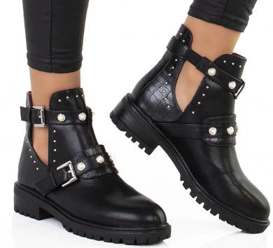 CZARNE SKÓRZANE BOTKI Z WYCIĘCIAMI LIZMA