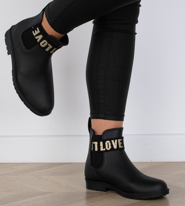 KRÓTKIE LAKIEROWANE KALOSZE Z GUMĄ 5