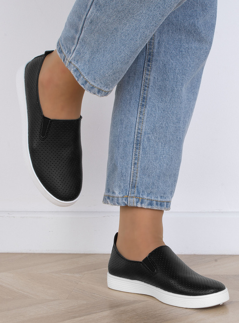 CZARNE TRAMPKI TENISÓWKI AŻUROWE SLIP ON GIMME