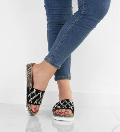 CZARNE KLAPKI Z CYRKONIAMI NA PLATFORMIE AMY