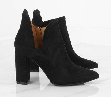 CZARNE ZAMSZOWE BOTKI NA SŁUPKU DEBY