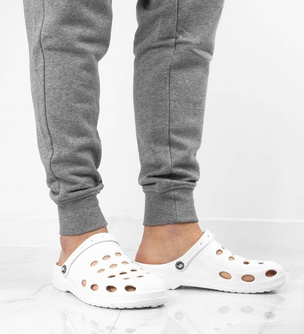 BIAŁE LEKKIE KLAPKI CHODAKI 2