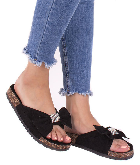 CZARNE ZAMSZOWE KLAPKI Z KOKARDĄ I CYRKONIAMI ANNIE 3