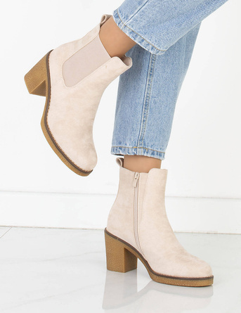 BEŻOWE ZAMSZOWE BOTKI NA SŁUPKU SALOMON