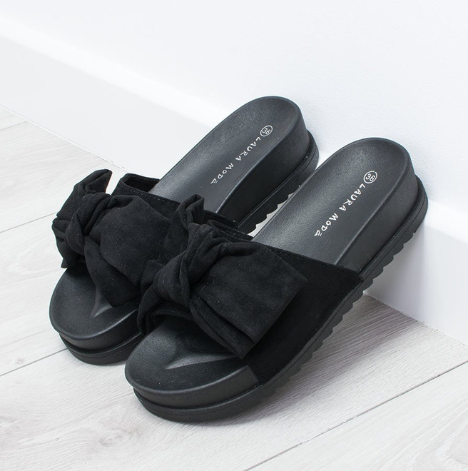 CZARNE GUMOWE KLAPKI  NA PLATFORMIE KOKARDA POPPY 3