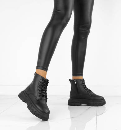 CZARNE BOTKI NA PLATFORMIE OCIEPLANE