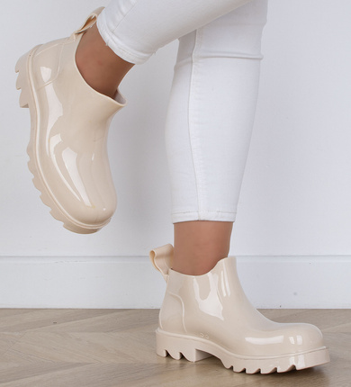 BEŻOWE DAMSKIE KRÓTKIE KALOSZE LAKIEROWANE WINSLOW