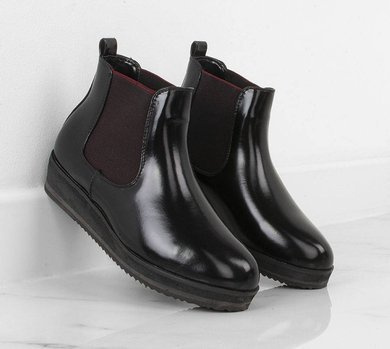 CZARNE SKÓRZANE BOTKI Z GUMĄ NA PLATFORMIE SANAS