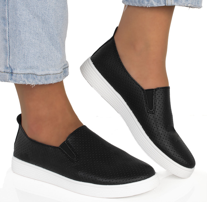 CZARNE TRAMPKI TENISÓWKI AŻUROWE SLIP ON GIMME 4