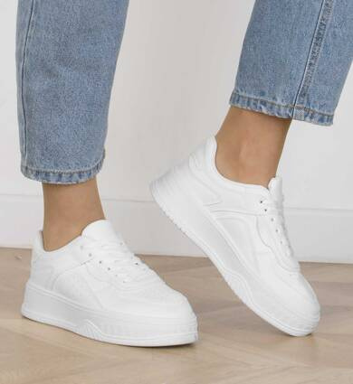 BIAŁE SNEAKERSY TRAMPKI SKÓRZANE NA PLATFORMIE MINI