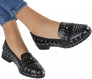 CZARNE MOKASYNY Z ĆWIEKAMI PÓŁBUTY SIMIS