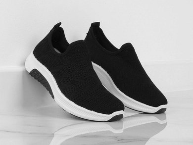 CZARNE WSUWANE BUTY SPORTOWE CHERYL