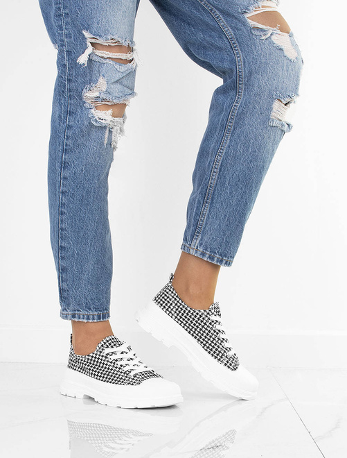 CZARNE NISKIE TRAMPKI BRIGITTA 11