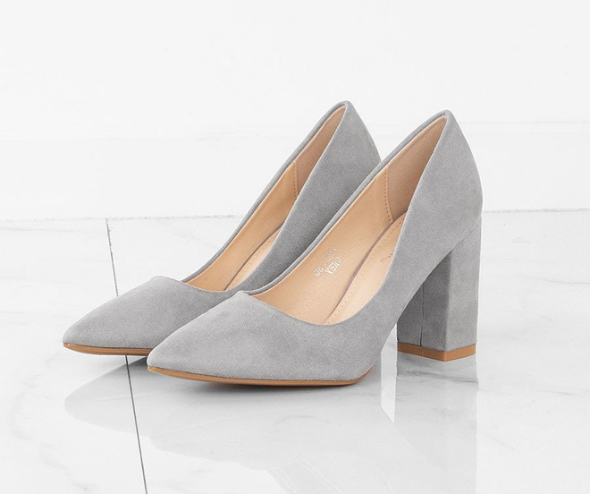 SZARE ZAMSZOWE CZÓŁENKA NA SŁUPKU VAKILI