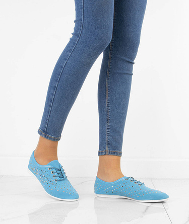 NIEBIESKIE TENISÓWKI AŻUROWE Z DŻETAMI