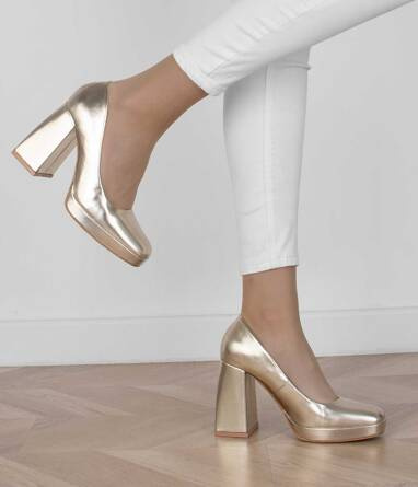 ZŁOTE CZÓŁENKA NA GRUBYM SŁUPKU PLATFORMA ALYSSA